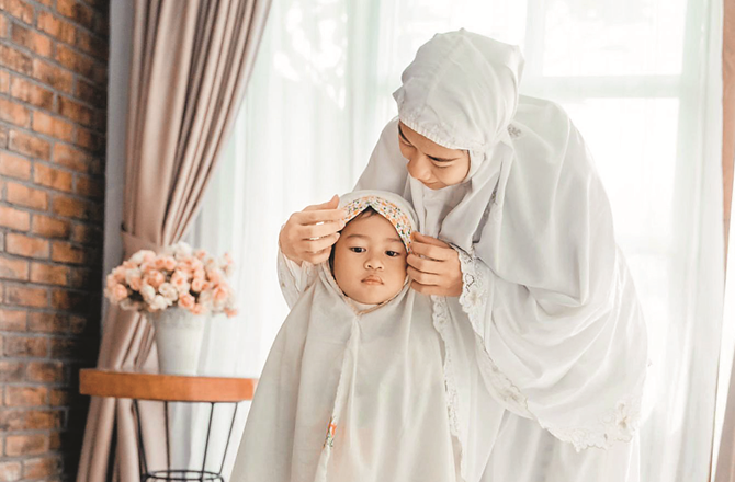 While a mother’s role in the upbringing of children is undoubtedly very important, the father’s role is no less significant. Image: INN