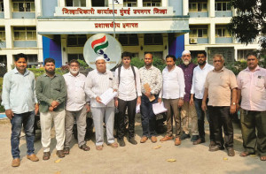 کرلا تا مانخورد ریلوےلائن سے متصل جھوپڑوں کو توڑنے کےمعاملہ میں کلکٹر کومیمورنڈم
