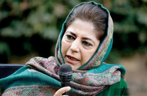 محبوبہ مفتی کی ریس کورس مسجد خالی کرنے کے نوٹس پر مرکزی حکومت پر تنقید