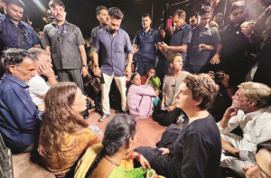 انکیتا کے والدین کا دہلی میں احتجاج، راہل  اور پرینکا  ملنے پہنچے