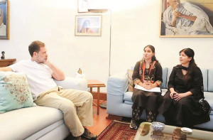 شاہین اور نفیسہ کی راہل گاندھی سے ملاقات کا ویڈیو جاری