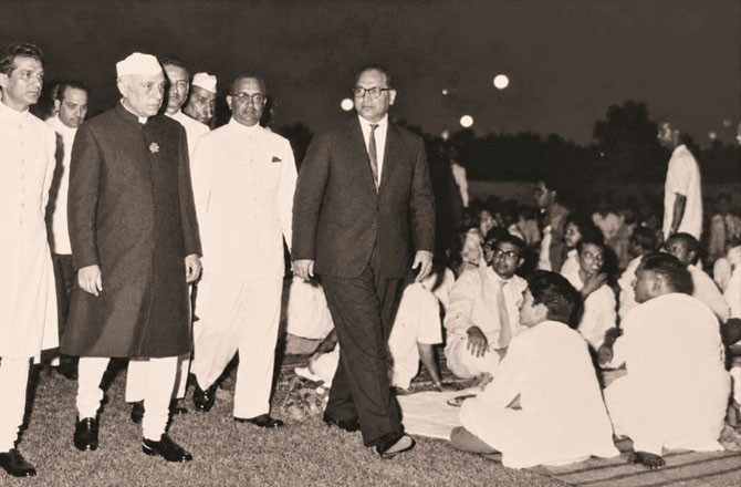 In the photograph: Prime Minister Pandit Jawaharlal Nehru, accompanied by university officials, arriving at the Sir Syed Hall campus for the `Sir Syed Day` dinner on October 17, 1963. Image courtesy: Dr. Rahat Abrar.