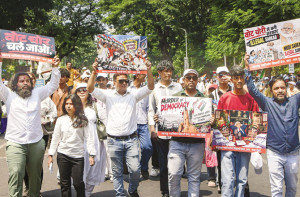 ایس آئی آر، احتجاج اور پریشانیاں