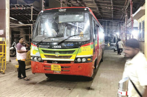 مسافرکی طبیعت بگڑنے پربیسٹ بس کونائراسپتال لے جایا گیا