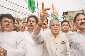 راہل گاندھی کیخلاف ایف آئی آر پر کانگریس سخت برہم، ملک گیر مظاہرہ