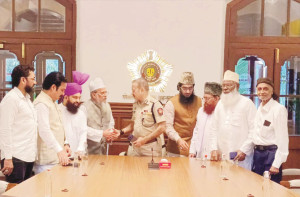 ۲۷؍ستمبر کونکالے جانے والے جلوسِ غوثیہ سے متعلق پولیس کمشنر سے ملاقات 