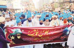 ۷۲؍ ویں جلوس غوثیہ میں شرکاء کا جم غفیر، پولیس کا سخت پہرہ