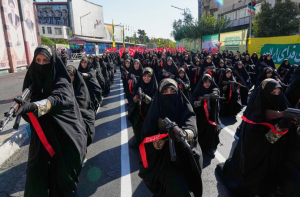 ایران: ٹرمپ کی دھمکی کے بعد تہران میں حکومت حامی مظاہرہ، لاکھوں کی شرکت