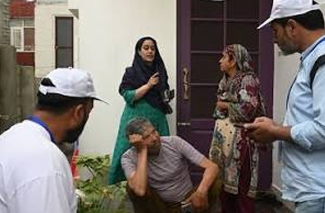 مرکزی حکومت کو ذاتی ڈیٹا جمع کرنے کا جواز پیش کرنا چاہئے: سابق بیوروکریٹس