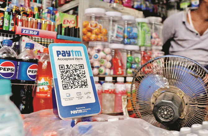 Shopkeepers will now become cautious about accepting UPI payments, while the burden will have to be borne by customers. Image: INN